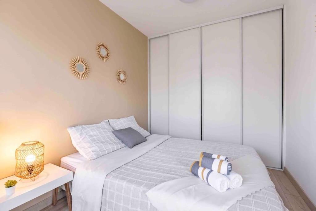 Appartement Avec Parking Et Terrasse Metro 7 Et Paris 빌쥐이프 외부 사진