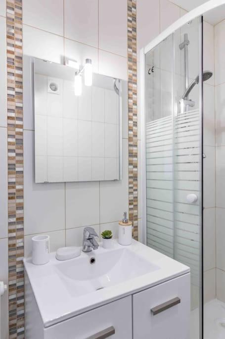 Appartement Avec Parking Et Terrasse Metro 7 Et Paris 빌쥐이프 외부 사진