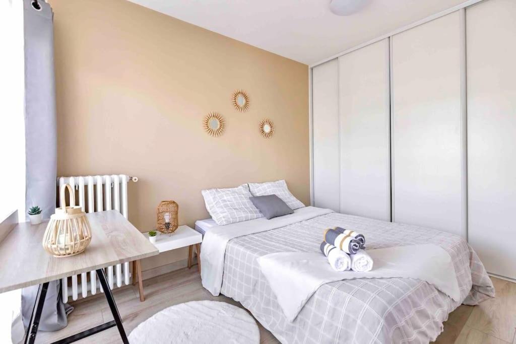 Appartement Avec Parking Et Terrasse Metro 7 Et Paris 빌쥐이프 외부 사진
